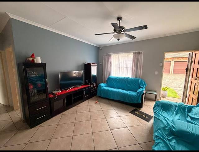 2 BEDROOM TOWNHOUSE FOR SALE IN RIVERSDALE